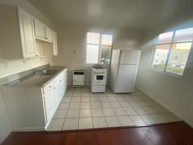 Close of kitchen space. - 1825 Wilcox Ave