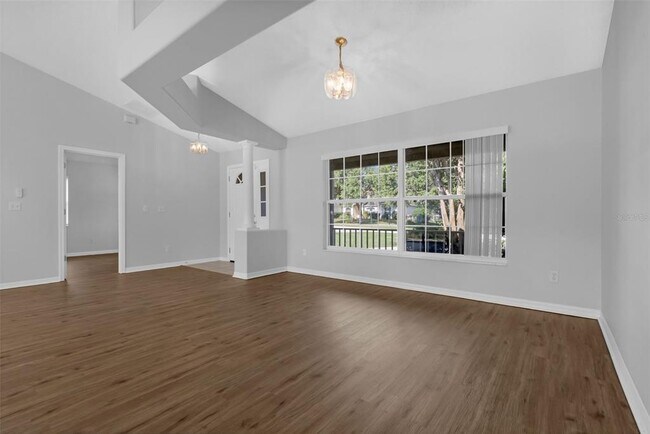 Building Photo - 10621 Cedar Forest Cir