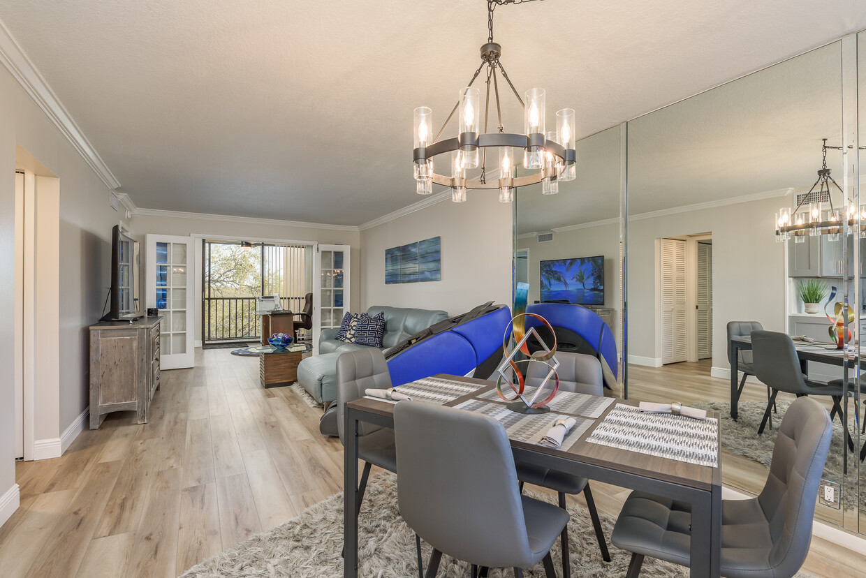 Foto principal - 3062 Eastland Blvd