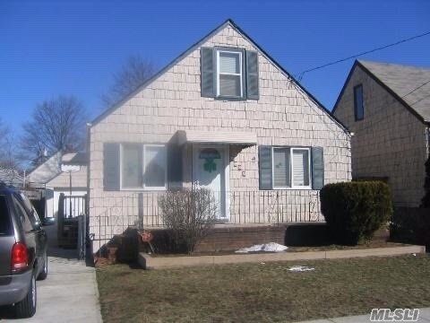 Primary Photo - 1568 Madison St