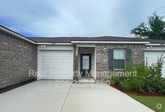Building Photo - 17414 Berkshire Dr
