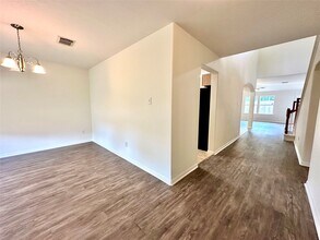 Building Photo - 25311 Clover Ranch Dr