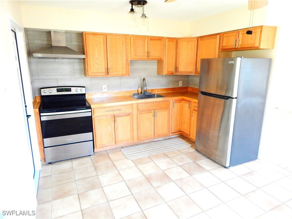 Primary Photo - 643 92nd Ave N