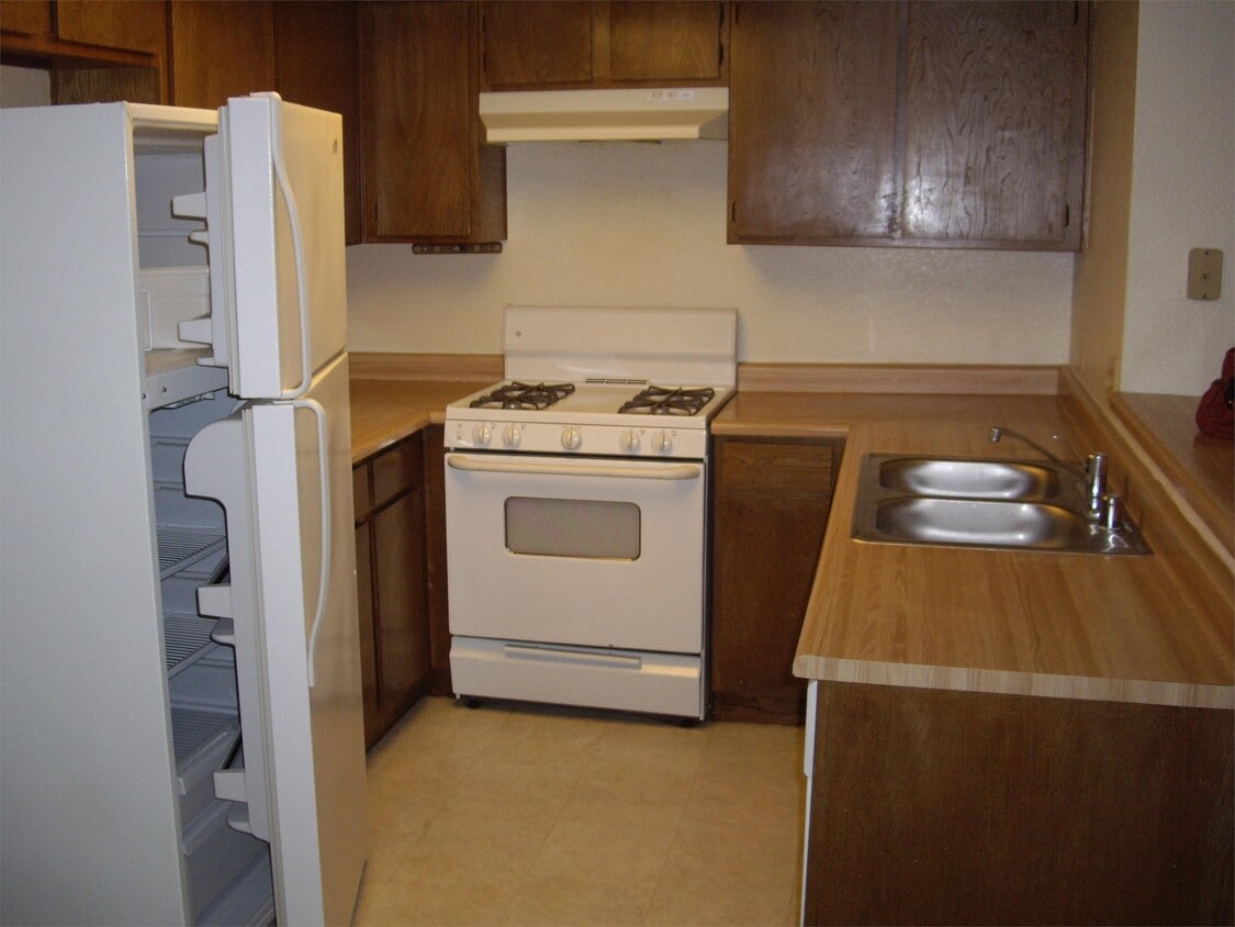 Primary Photo - 3770 Desert Marina Dr