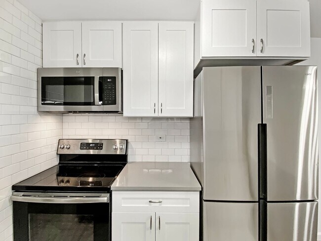 Building Photo - Recently Remodeled 2BD, 2BA South Denver H...
