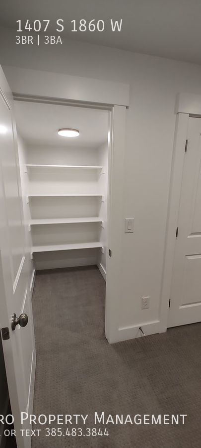 Building Photo - Gorgeous Woods Cross Townhome!!!