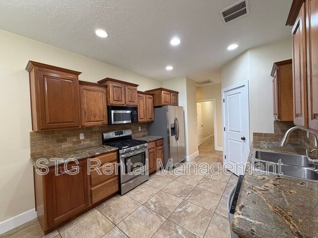 Building Photo - 135 Orchard Ln