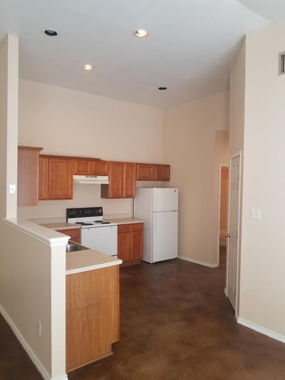 Building Photo - 7223 Golf Way #2