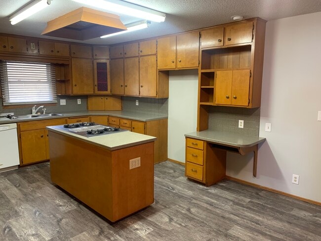 Foto del edificio - 3900 N 143rd St E