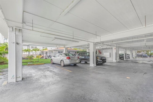 Foto del edificio - 1960 Marseille Dr