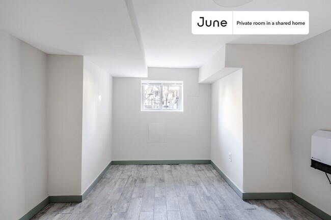Foto del edificio - Private bedroom in 2 bed/1 bath Home