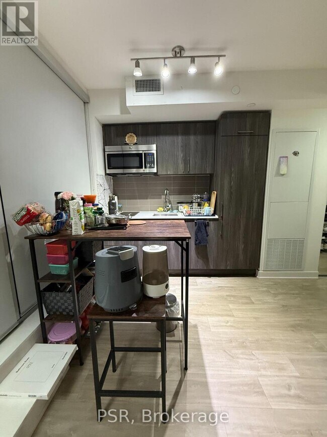 Photo du bâtiment - 576 Front St W