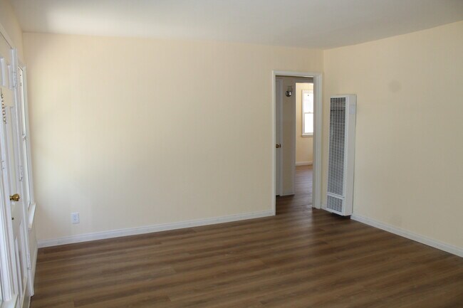 Foto del edificio - 1613 W Victory Blvd