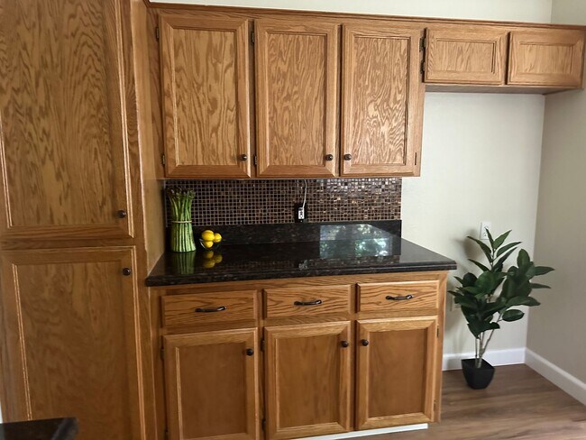 Foto del edificio - 4207 W Redding Ave