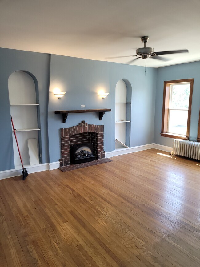 10310 Elizabeth St Unit 2, Westchester, IL 60154 Apartments in