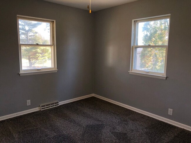 Building Photo - Newly Renovated House For Rent