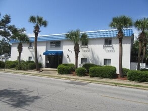 Building Photo - 105 Allen Ave