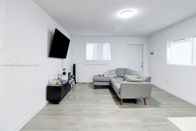 Foto del edificio - 5510 NW 30th Ave