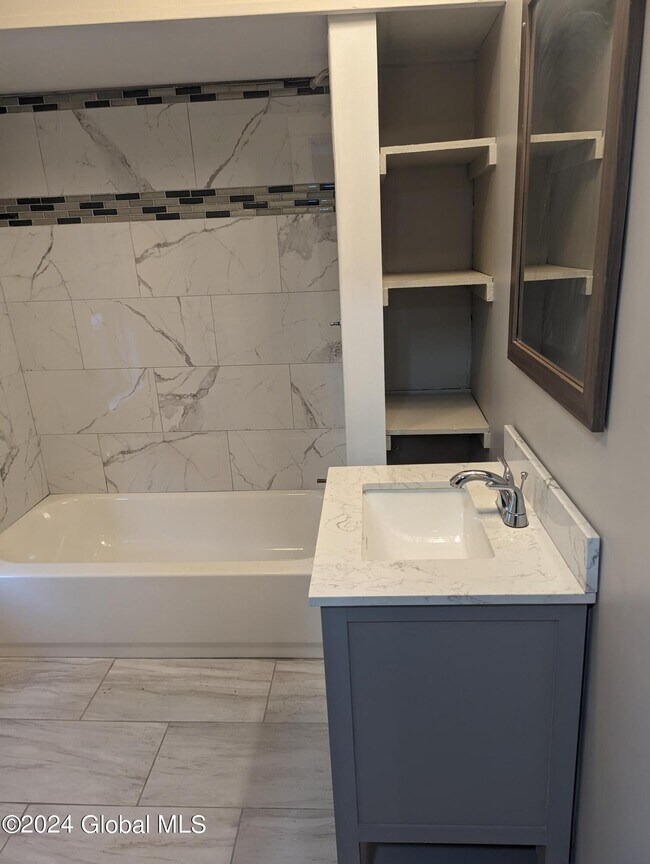 Foto del edificio - 1726 State St