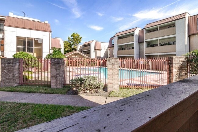 Building Photo - 8517 Hearth Dr