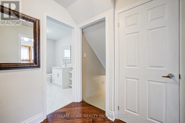 Photo du bâtiment - 98 Weldrick Rd W