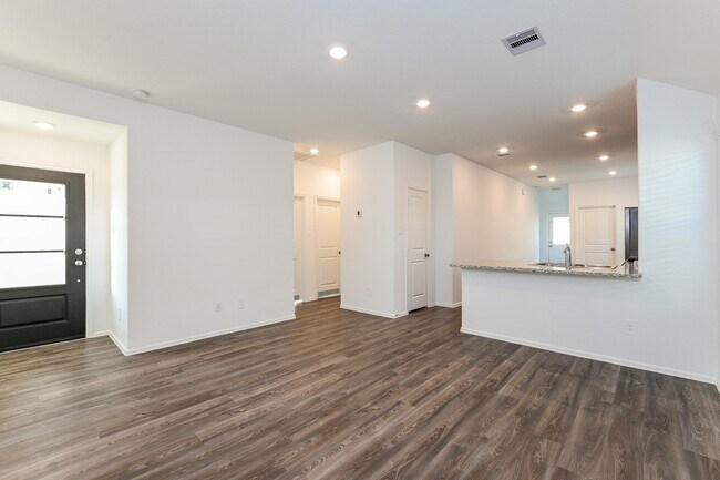 Foto del edificio - 18446 Summit Ranch Dr