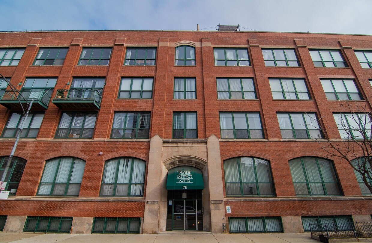 Primary Photo - 1727 S Indiana Ave