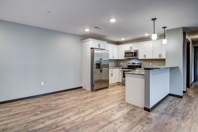 Building Photo - 102 Ridge Rd