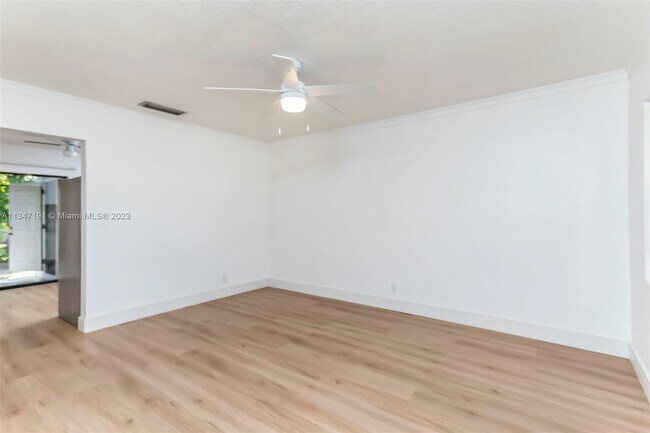 Building Photo - 5839 McKinley St