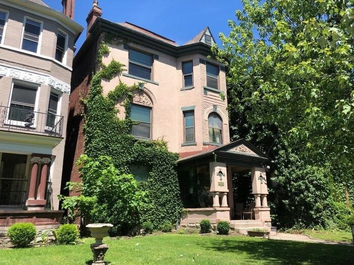 Primary Photo - 1BD/1BA Top Floor apartment