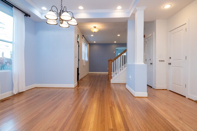 Foto del edificio - 500 Longfellow St NW