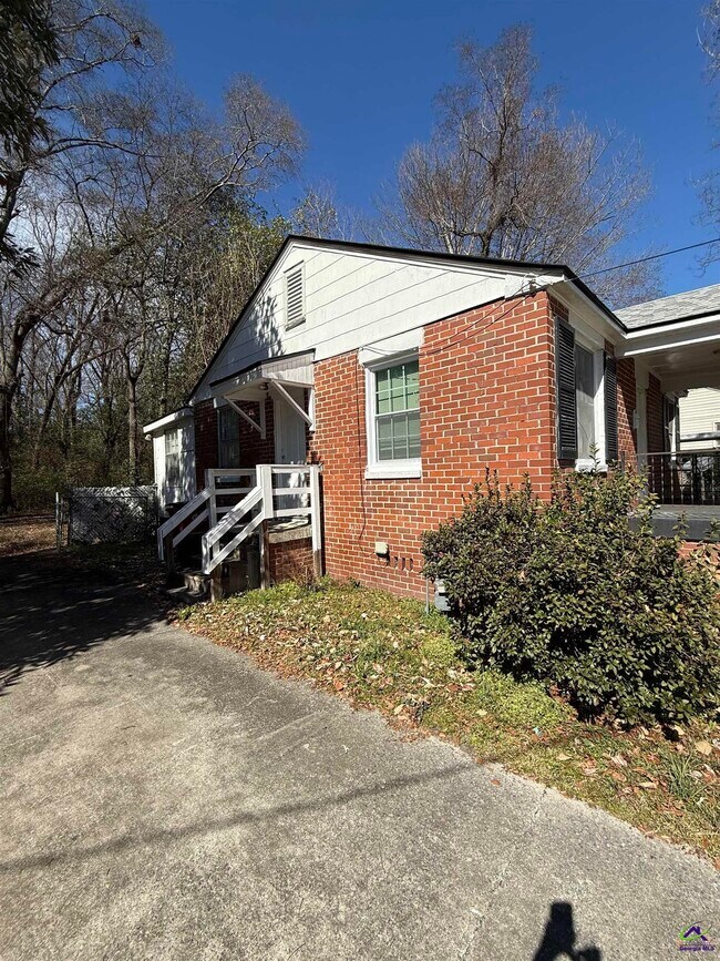 Building Photo - 3222 W Mary Dr