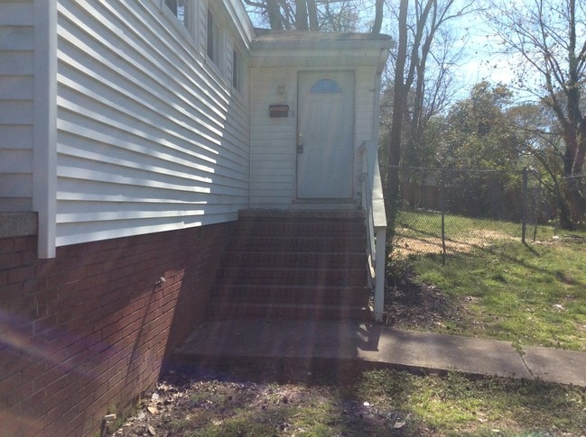 Building Photo - 2403 Marlowe Ave