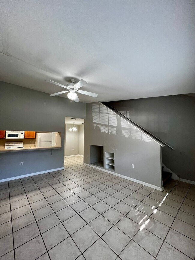 Foto del edificio - Gorgeous 3 BD 3 BA Townhome Located in Chase's Run!