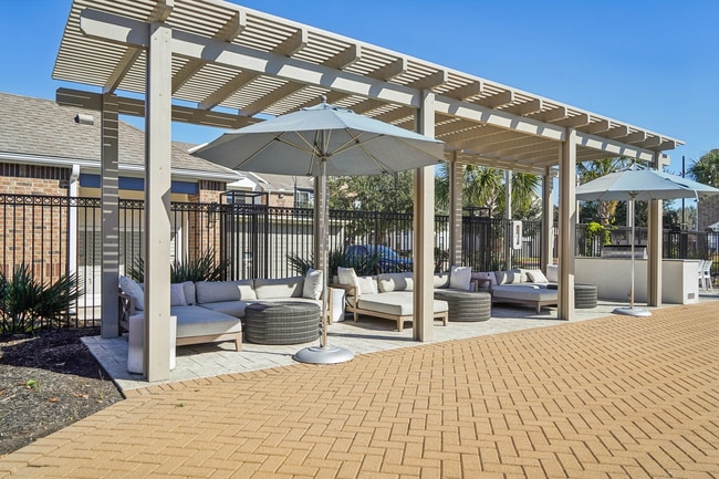 Building Photo - SYNC at Green Trails