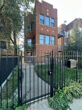 Building Photo - 3243 W Thomas St