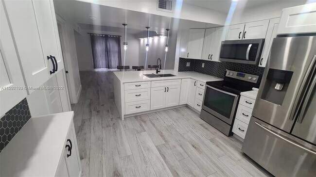 Foto del edificio - 8325 NW 186th St