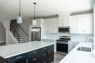 Building Photo - 1418 Landon Hills Dr