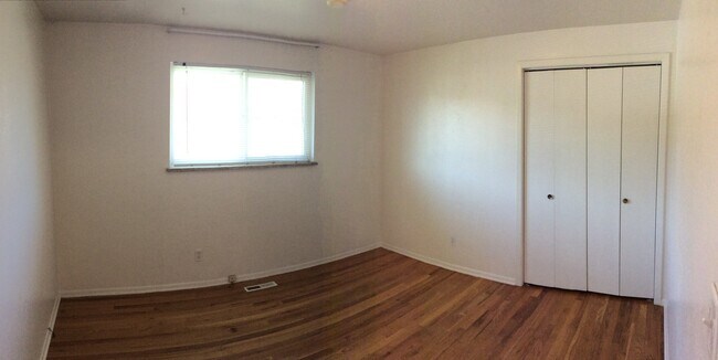 Building Photo - 700/702 South Lashley Lane