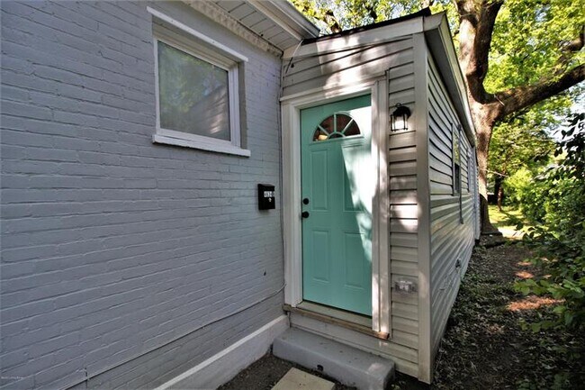 Building Photo - 4634 Southcrest Dr