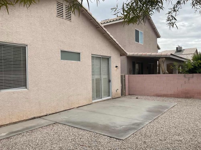 Foto del edificio - 5952 Hickory Nut Ave