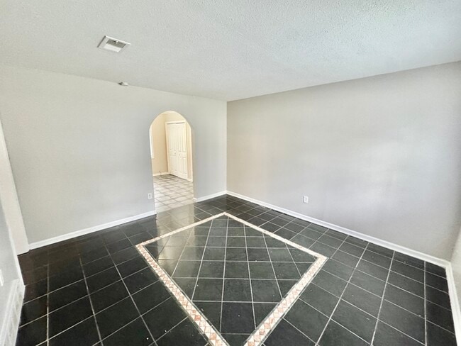 Photo - 3353 Elk Point Dr House