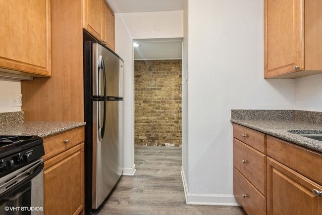 Photo - 4011 N Kenmore Ave Apartment