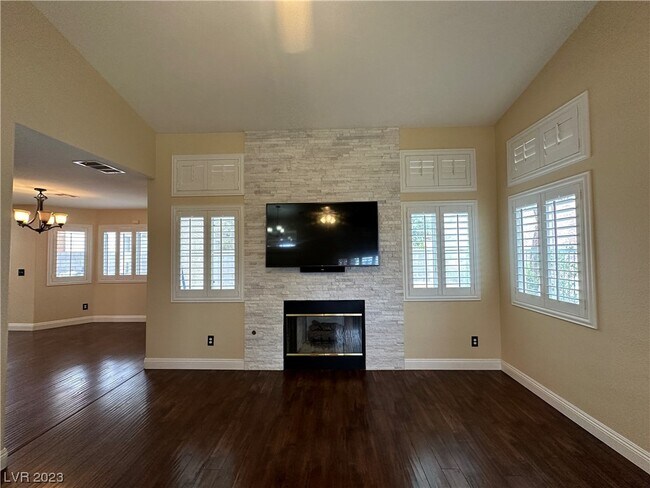 Building Photo - 247 Walnut Village Ln