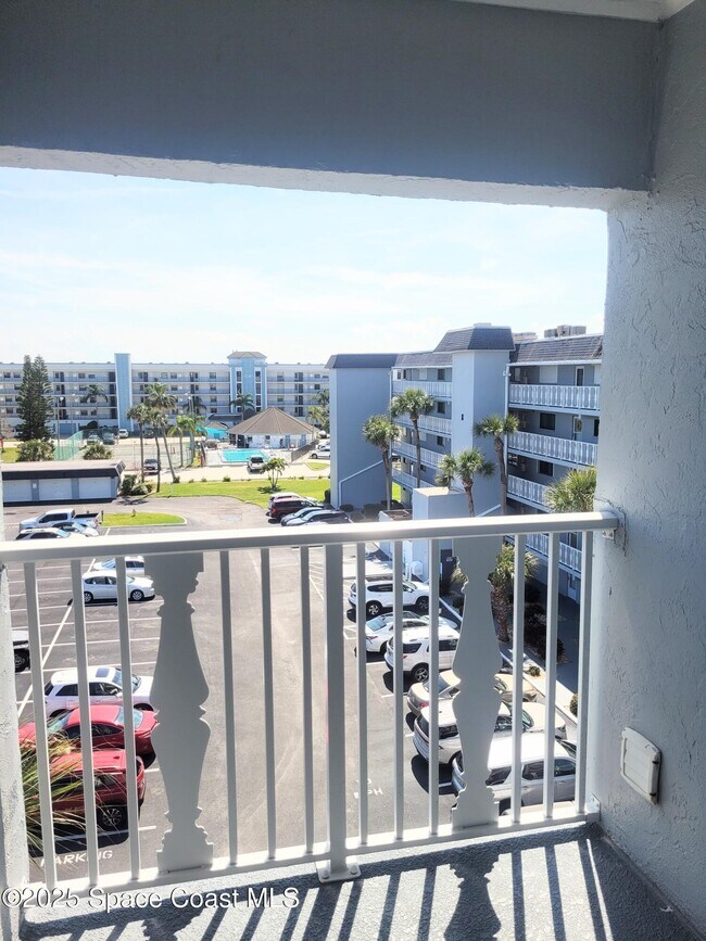 Foto del edificio - 3799 S Banana River Blvd