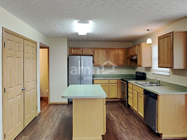 Foto del edificio - 7630 Blacklick Ridge Blvd