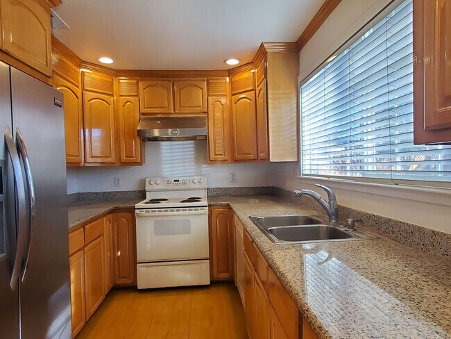 Foto del edificio - Updated Single Family Home in Desirable Ar...