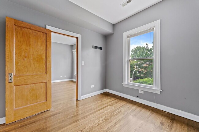 Building Photo - 7719 S Throop St