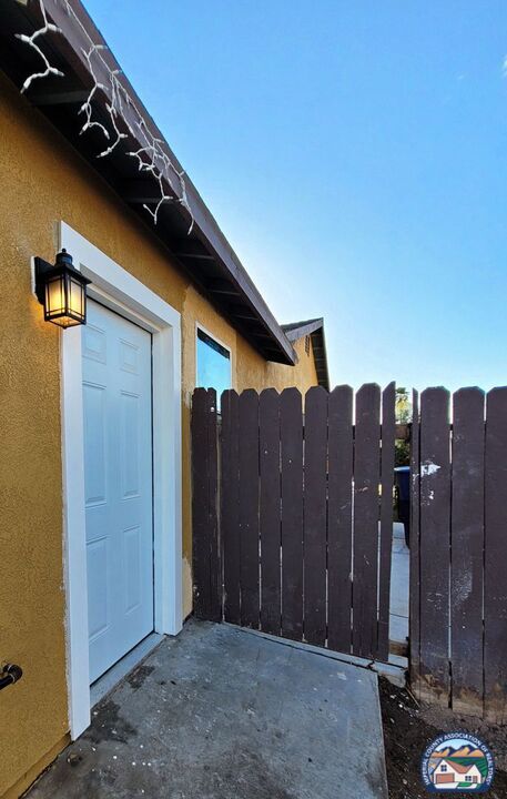 Primary Photo - 401 G Anaya Ave