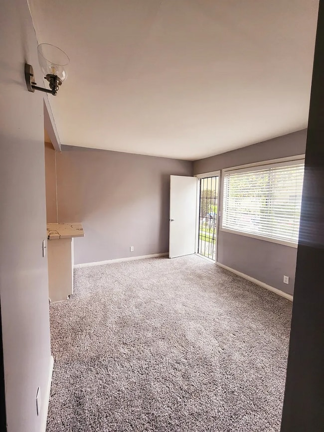 Photo - Pangborn Apartment